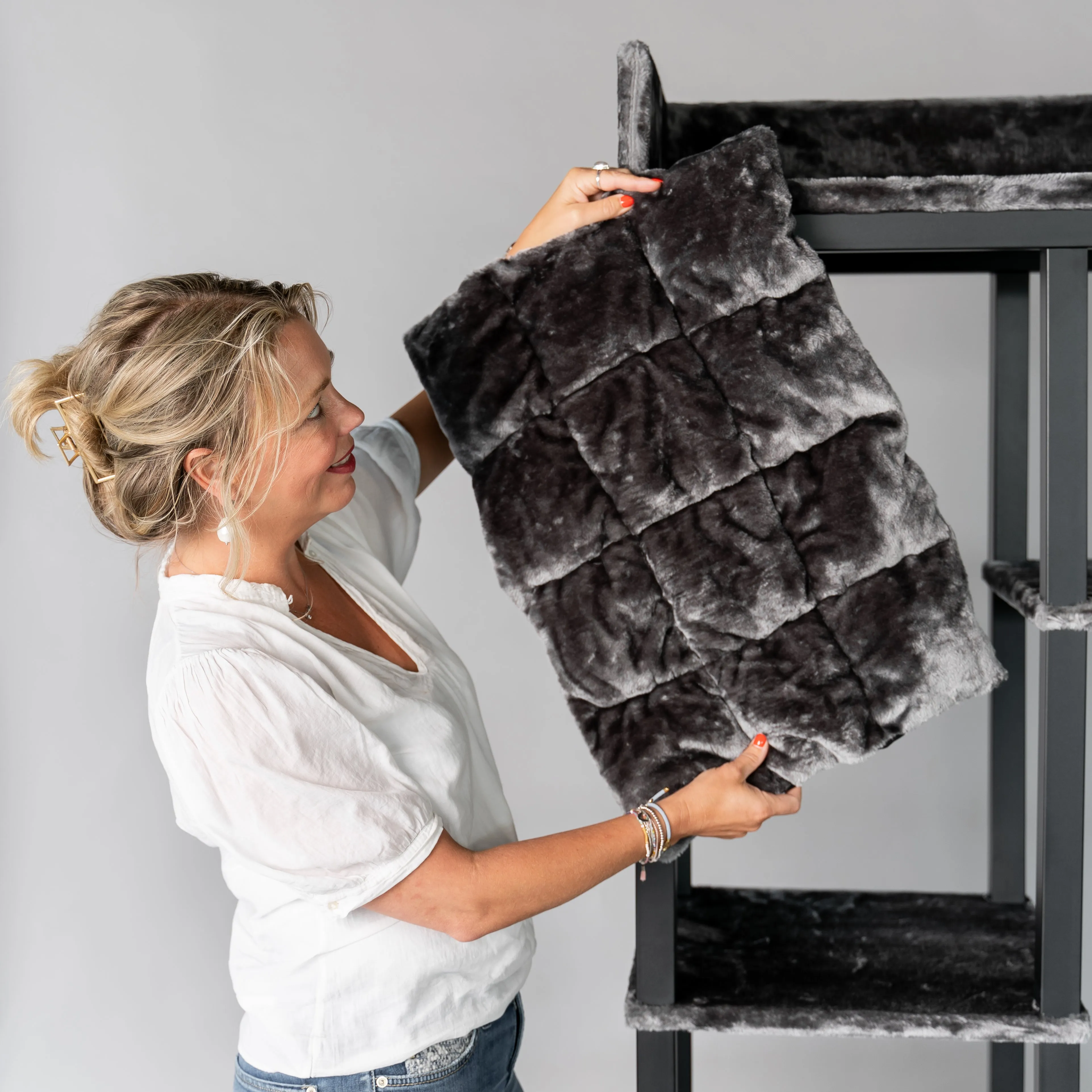 Diseño de mueble para gatos Maine Coon Feline Elite 190 Blackline (Gris Oscuro)
