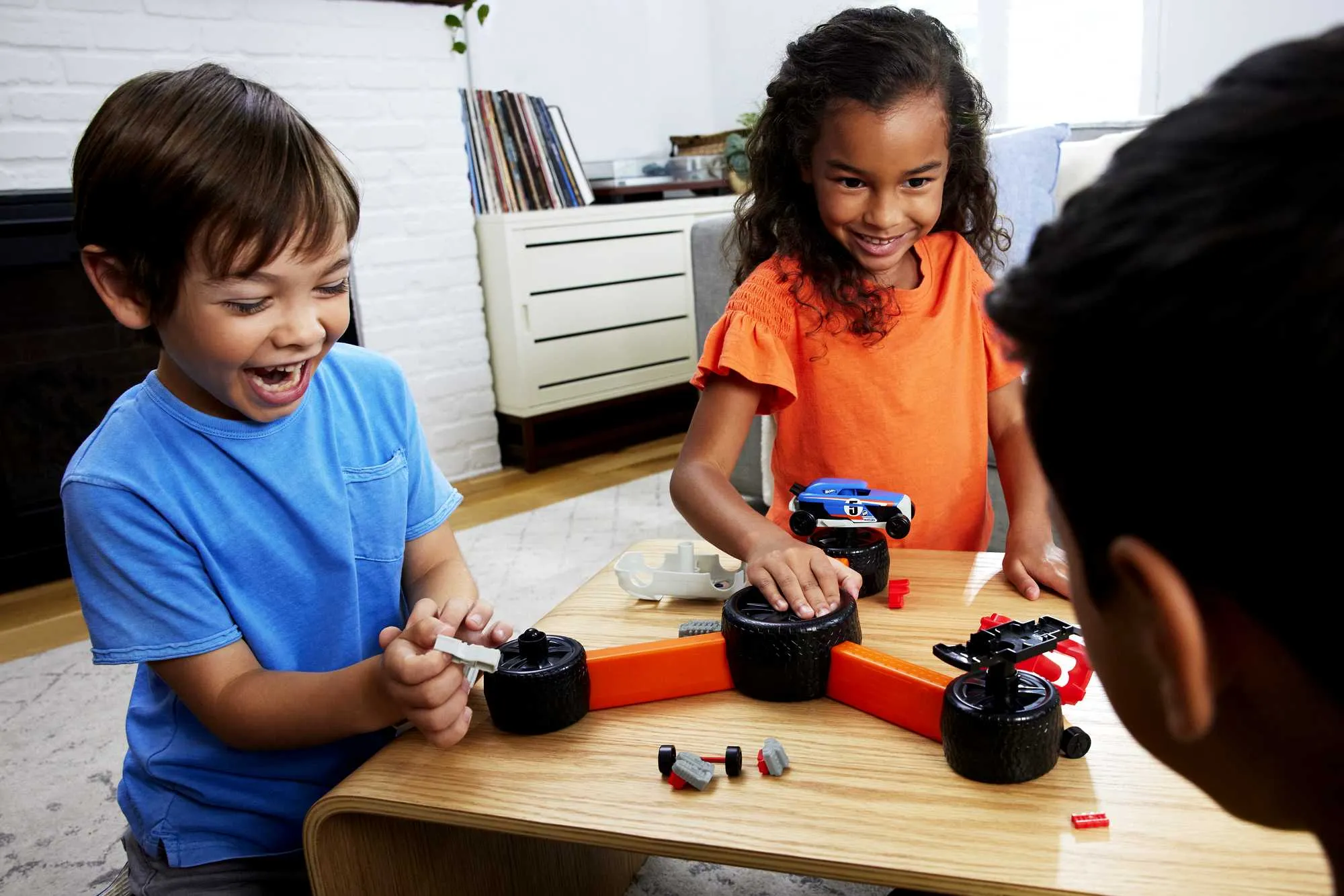 Mattel Games Kids Juego de Mesa Hot Wheels Construye y Destruye