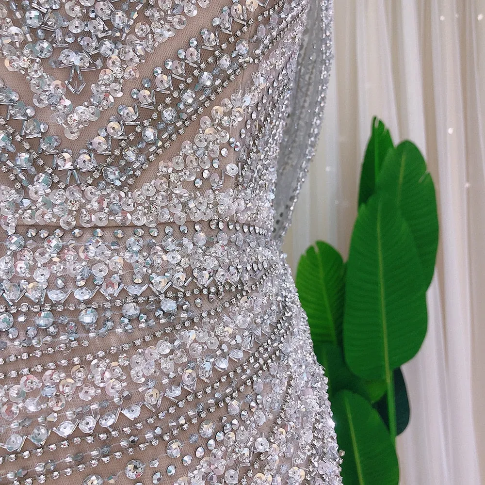 Vestido de Festa Luxo Clássico com Cravejado em Cristais com Manta - Modelo Especial