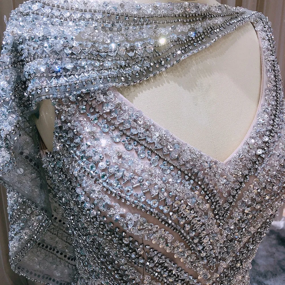Vestido de Festa Luxo Clássico com Cravejado em Cristais com Manta - Modelo Especial