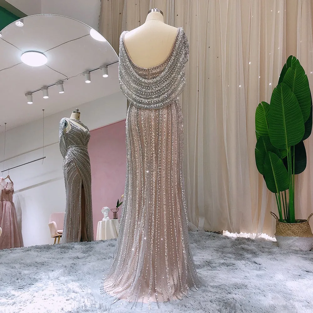 Vestido de Festa Luxo Clássico com Cravejado em Cristais com Manta - Modelo Especial