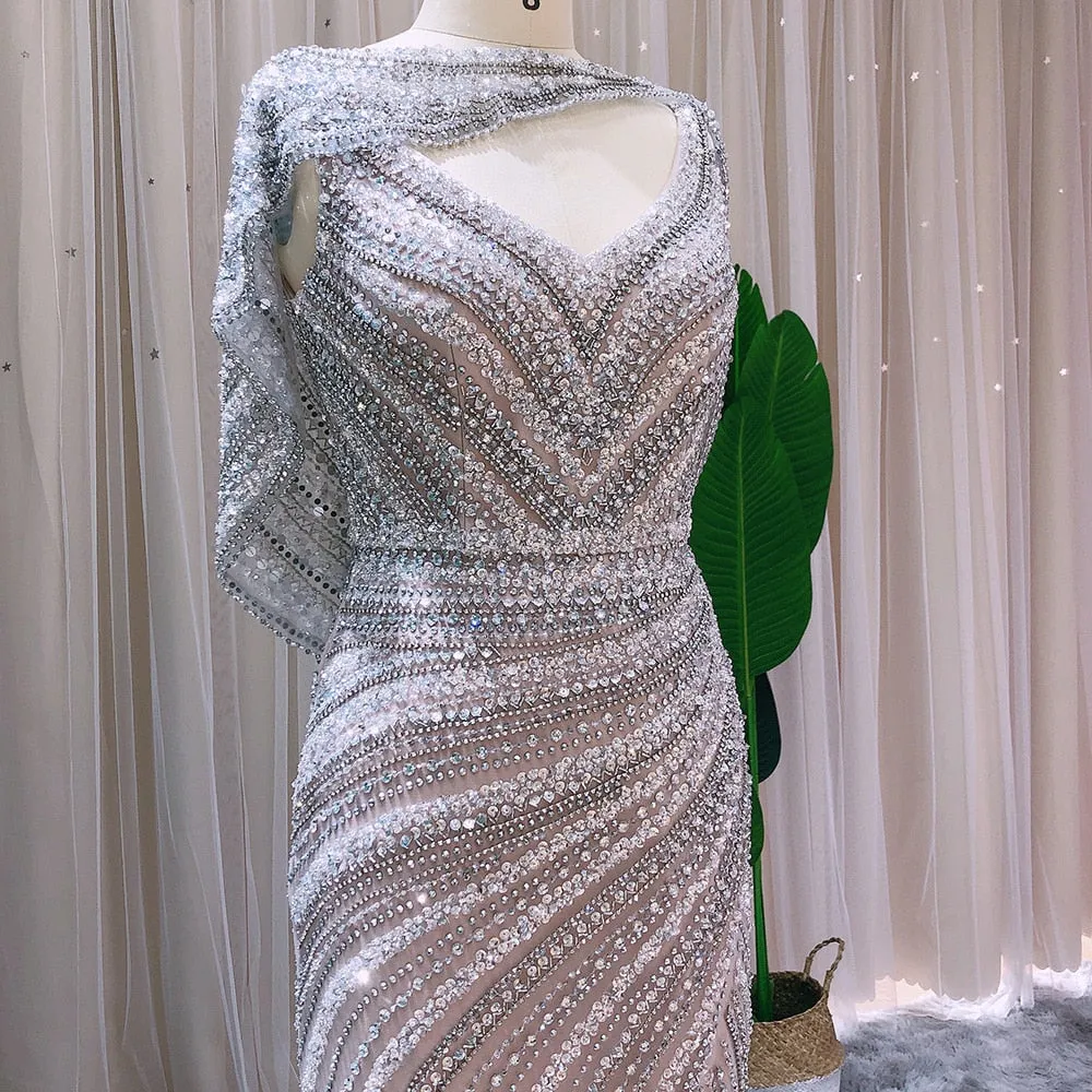 Vestido de Festa Luxo Clássico com Cravejado em Cristais com Manta - Modelo Especial