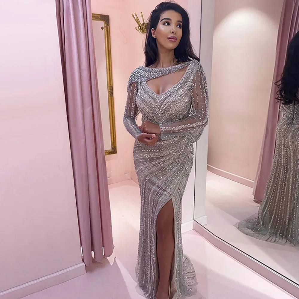 Vestido de Festa Luxo Clássico com Cravejado em Cristais com Manta - Modelo Especial