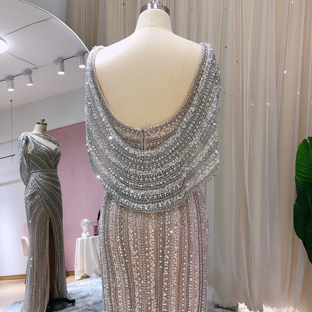 Vestido de Festa Luxo Clássico com Cravejado em Cristais com Manta - Modelo Especial